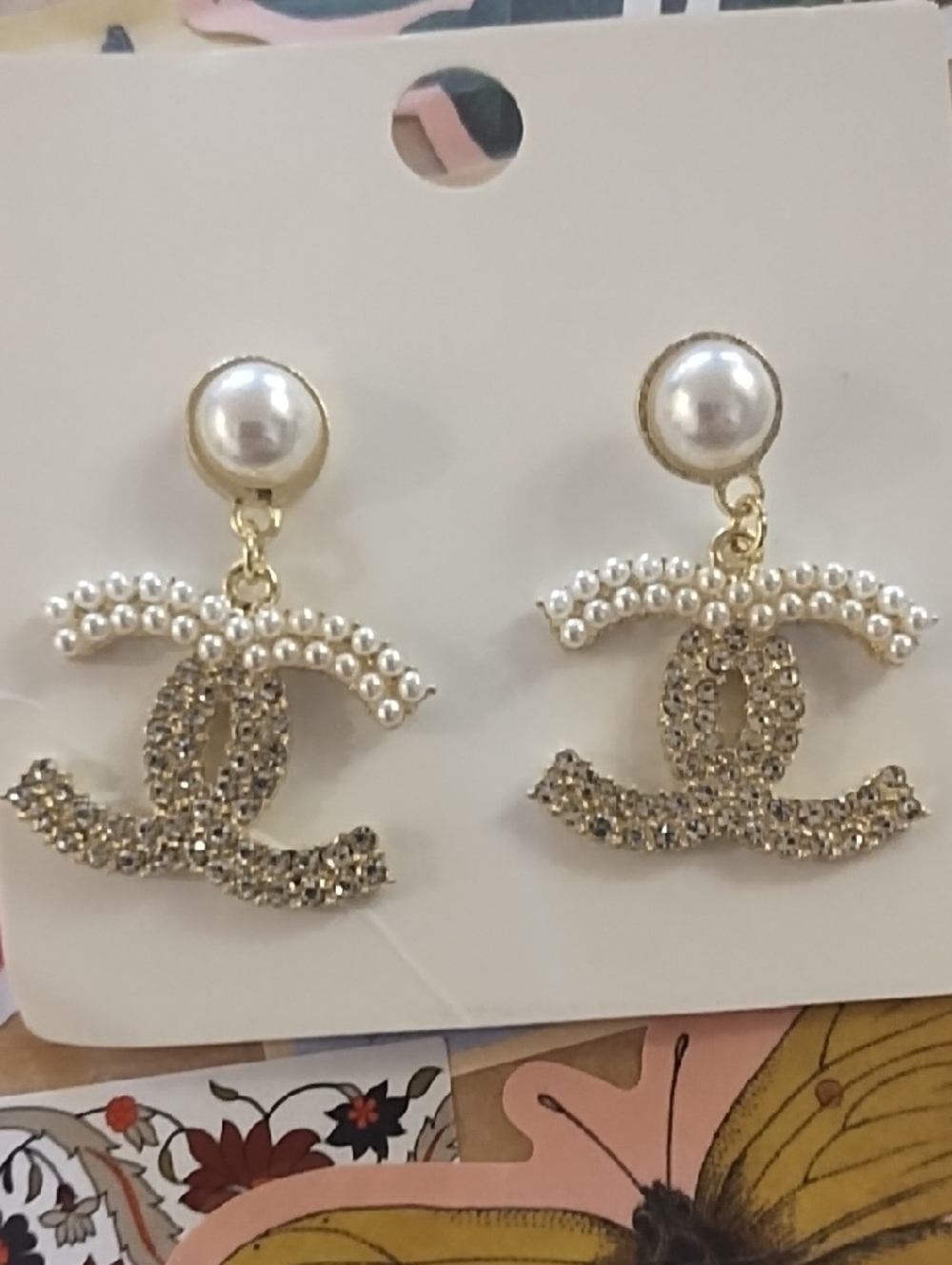 Elegant Faux Pearl & Rhinestones CC Drop Earrings - Gold